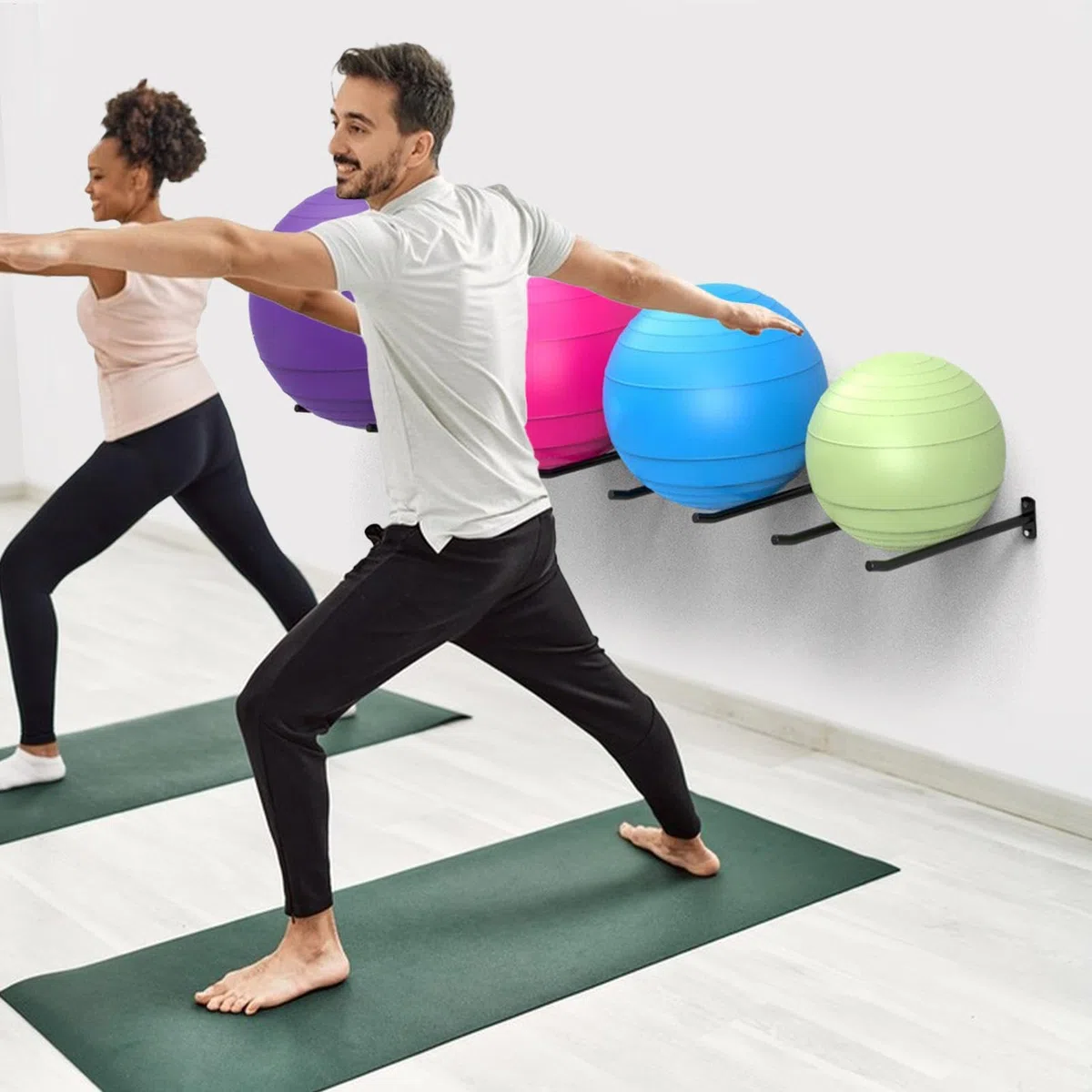 Soporte de pelota de ejercicios, montaje en la pared de la pelota de ejercicios,Juego de 2 soportes de bola de yoga negro - Accesorios para el gimnasio para el hogar de servicio pesado, organizador de