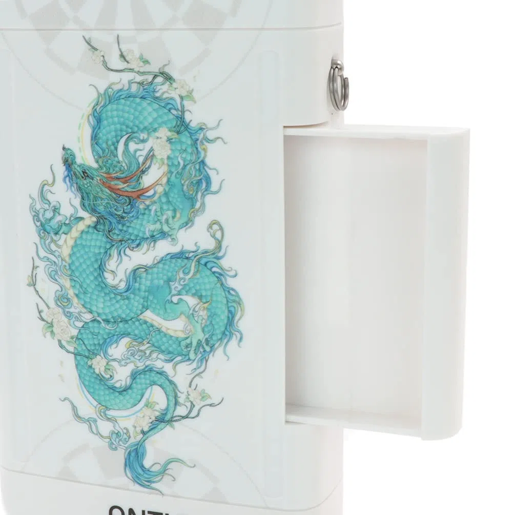 CUESOUL ANTIE Estuche rígido para Dardos, Capacidad para 6 Dardos de Punta de Acero/Dardos de Punta Blanda y Accesorios adicionales, con diseño de Cuatro símbolos mitológicos, Uso Duradero