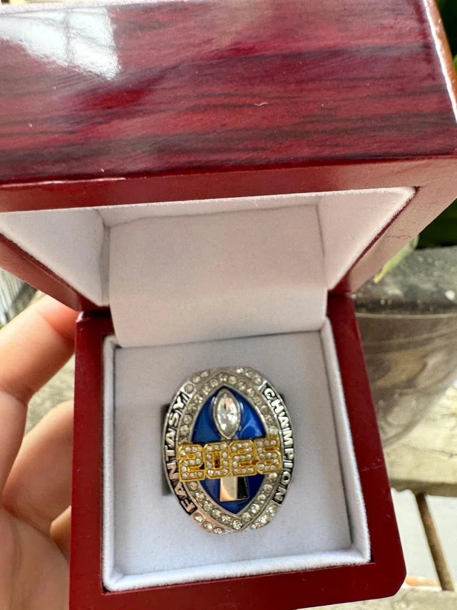 2025 Anillos de fútbol de fantasía Coleccionables del Día del Padre de campeonato Anillos de campeonato de la FFL Recuerdos for fanáticos Exhibiciones de fútbol for amigos y exhibiciones