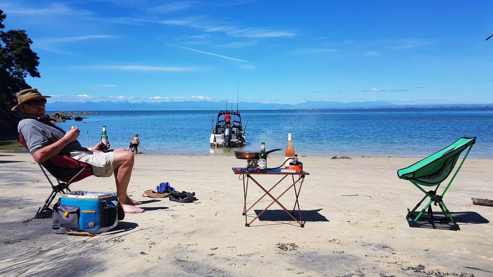 TREKOLOGY Cubierta de Arena, Alfombra de Playa y sábana de Suelo, Evita Que Las sillas de Camping portátiles se hundan en Suelos Blandos, Arena o Hierba. Solución antihundimiento Que se Adapta a la