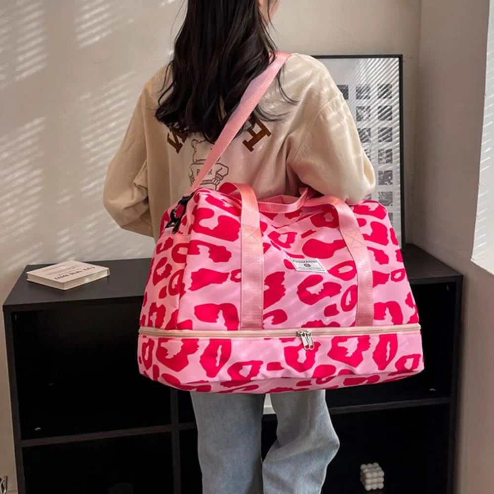 Bolsa de Gimnasio Mujer 42.43L, con Compartimento de Zapatos y Bolsillo Húmedo, Bolsa Weekend Mujer Duffel Bolso Deportivo, Bolsas Viaje Fin de Semana Equipaje de Mano, Rosa Blanco