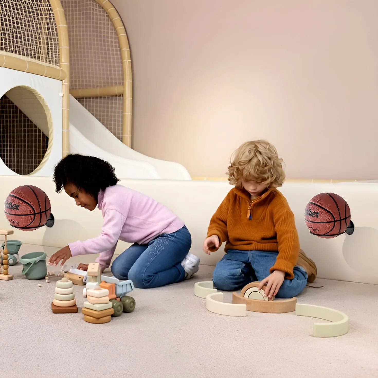 Juego de 4 soportes de pared de metal para baloncesto, soporte de baloncesto con tornillos y tobillo, almacenamiento para globos en la parte superior, soporte de pelota de baloncesto Deco