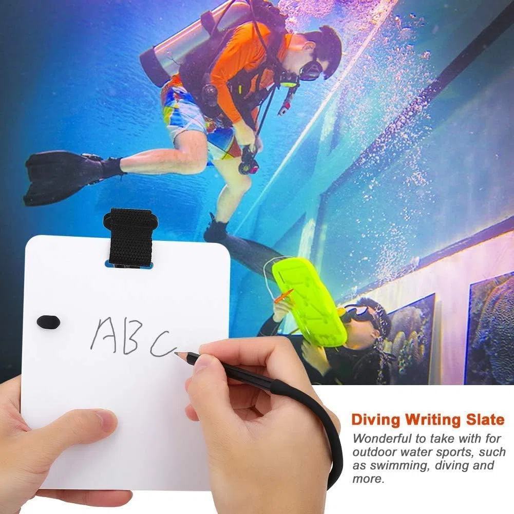 Agatige Pizarra De Escritura De Buceo, 6,0 X 4,9 X 0,1 Pulg Pizarra De Escritura Submarina con Clip Giratorio Y Lápiz, Tableta De Buceo a Prueba De Agua para Deportes Acuáticos Natación De Buceo