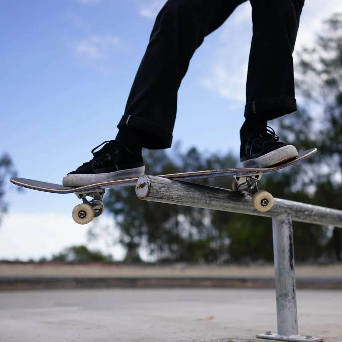 PATIKIL Hoja de cinta de agarre, cinta antideslizante, impermeable, alta tracción, agarre de papel de lija para patineta, patinaje, scooter, longboard escaleras