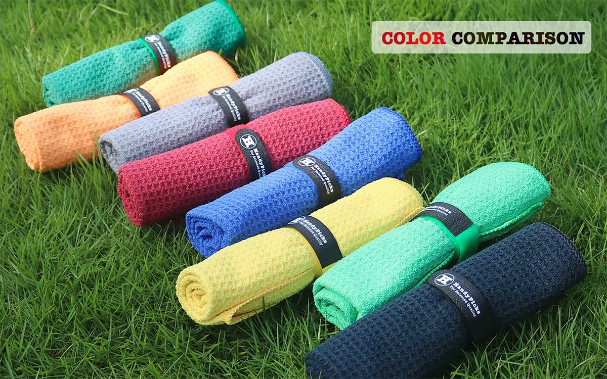 Handy Picks Toalla de Golf de Microfibra (40 x 40 cm) con Clip de mosquetón, diseño de gofre, Toalla de Golf con Cierre de Gancho y Bucle, la práctica Toalla de Limpieza de Golf (Negro/Gris/Rojo)