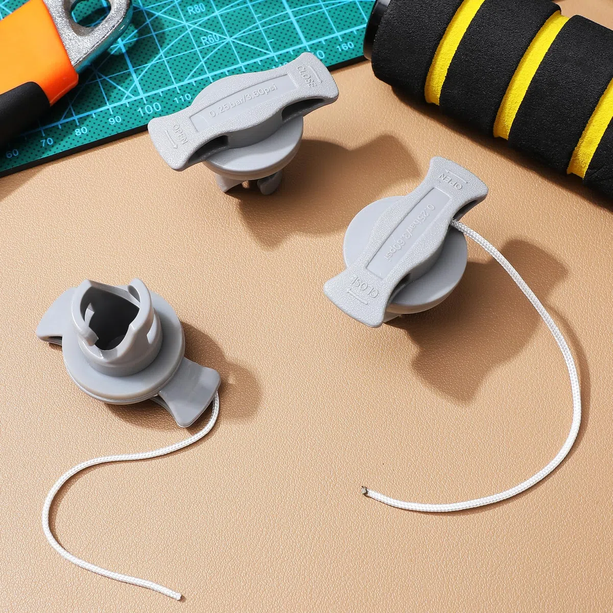 Tapones para Válvula de Aire Inflable en Pack de 4, Cubiertas de PVC para Kayak y Tablas de Paddle Surf, Aptos para Uso en Embarcaciones Inflables