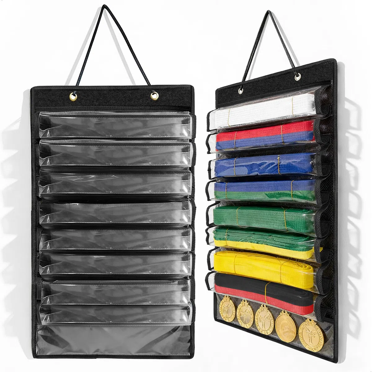Organizador Cinturones de Taekwondo con 8 Bolsillos,Almacenamiento de Cinturones de Artes Marciales Colgante,Medallero de Boxeo Judo,Portabelt con Capacidad para Hasta 8 Cinturones y 5 Medallas(Negro)