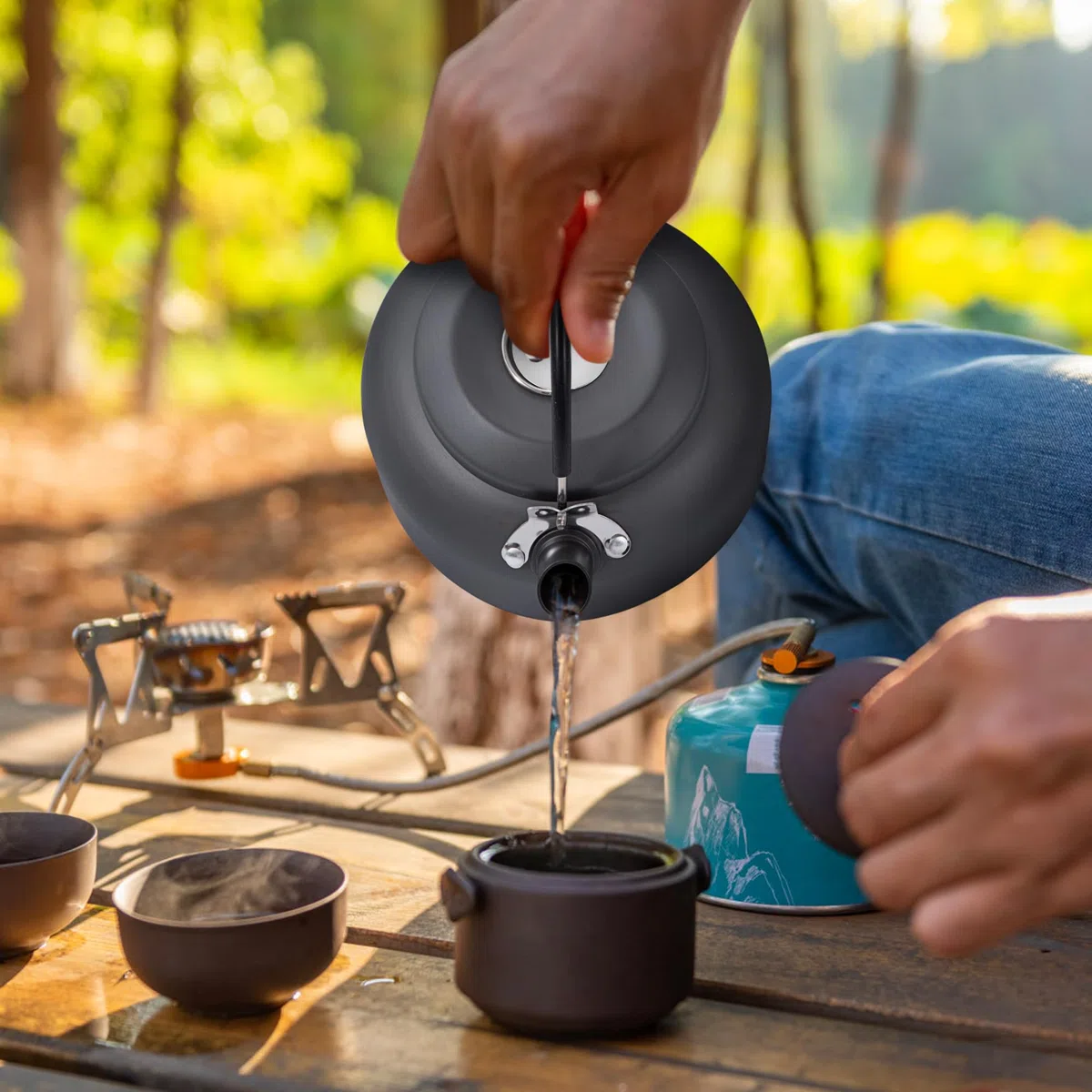 Hervidor de Camping 0.8 L Tetera de Aluminio Ligero Cafetera Portátil Teteras de Calentamiento Rápido con Bolsa de Transporte para Acampar Picnic Senderismo Pesca (Gris)